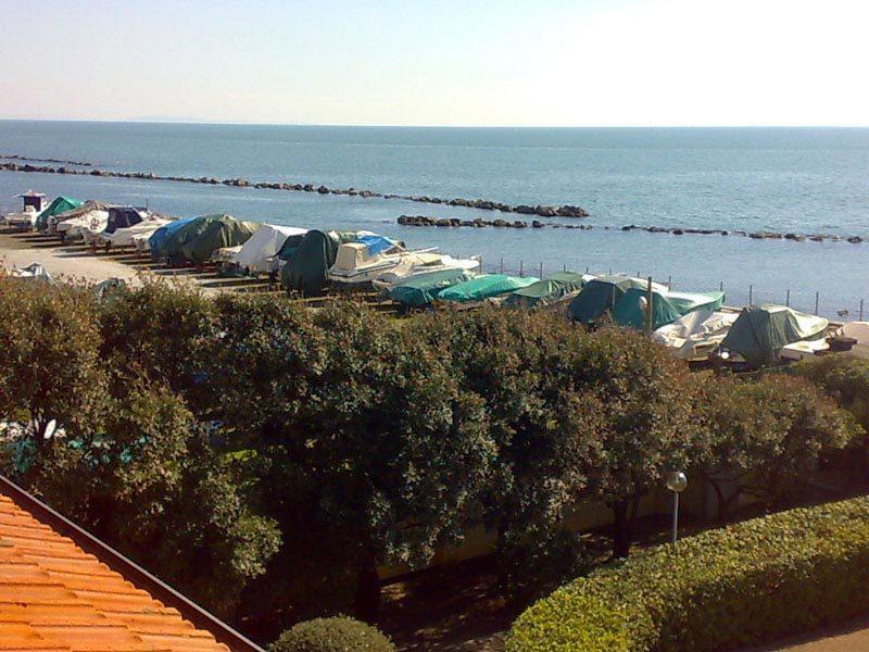 Ostello Apuano Marina Di Carrara Exterior foto